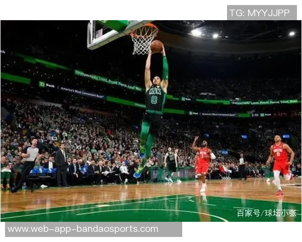 塔图姆分享惊艳扣篮视频引发热议鞋子成关键因素引发讨论 塔图姆分享惊艳扣篮视频引发热议鞋子成关键因素引发讨论