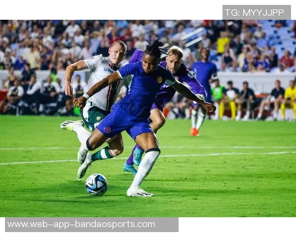 恩昆库重返米兰合练奇克继续进行单独训练